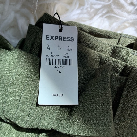 Linen Shorte - Picture 2 of 2